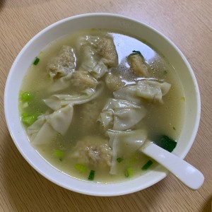 Sopa de wanton de puerco
