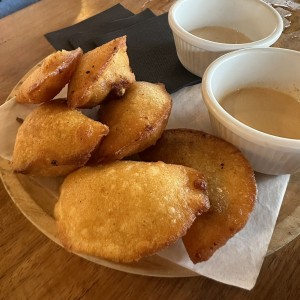 Empanadas queso, pollo, carne 
