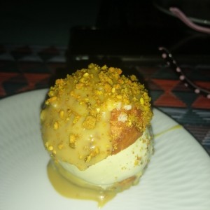 Profiteroles de pistacho