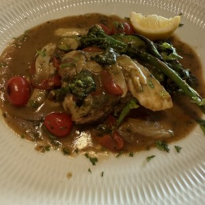 Corvina con vegetales 