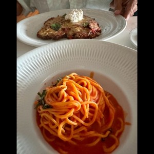 CARNI - Parmigiana Di Pollo y Spaguety Rossi 