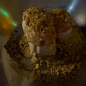 DOLCI - Pistacchio Profiteroles