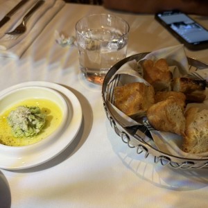 Pan y Mantequilla de Pesto