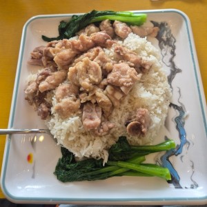 Costilla al vapor con arroz