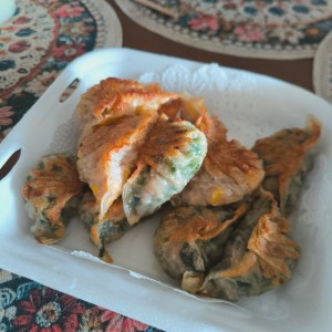 Dumpling de puerco con cebollina