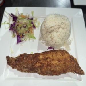 Filete a lo Macho con arroz con coco y ensalada