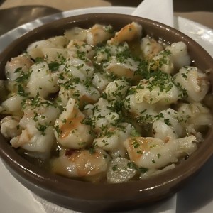 Camarones al ajillo