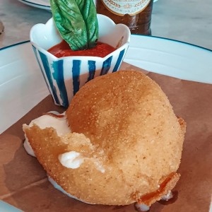 Burrata crujiente