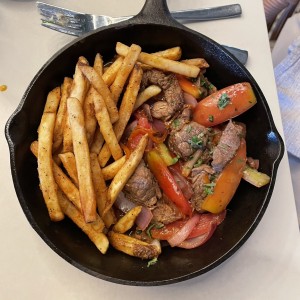 Lomo Saltado 