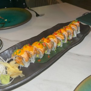 Salmon spicy tartare