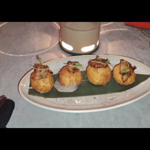 croquetas de Parmesano y pulpo