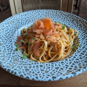 Fettucine alla Crema Rosa di Salmone e Vodka