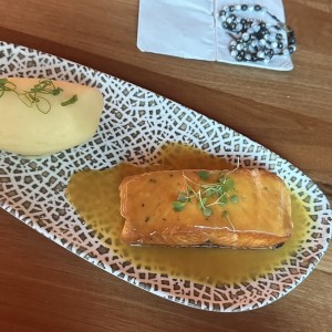 Secondi - Salmone All'Arancia con pure 