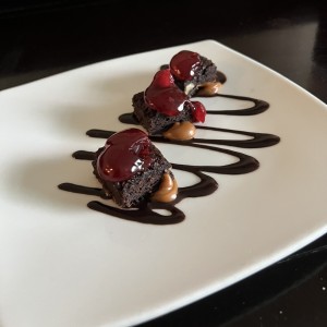 Brownie como entrada al hotel