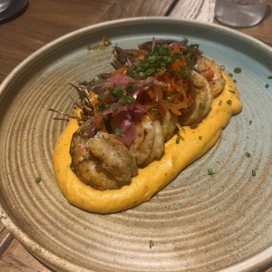 Langostinos en tamal de olla