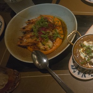 Langostinos con Tamal de Olla
