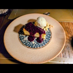 Tarta Vasca con helado de queso ricotta