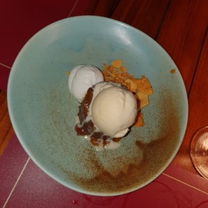 Sticky Toffe con Helado