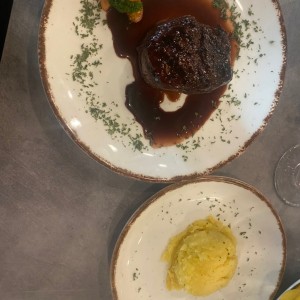 Carne de res al vino