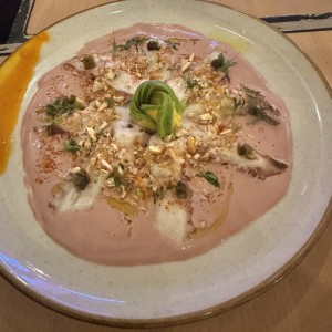 Tiradito de pulpo al olivo