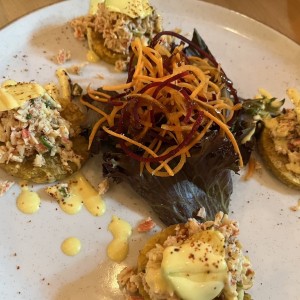 Kani patacones $10 / vegetariano $10 / atún o salmón $ 14