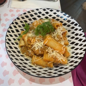 PLATOS FUERTES - Creamy Ragu