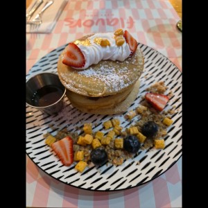 BREAKFAST CLUB - Golden Crunch Pancakes