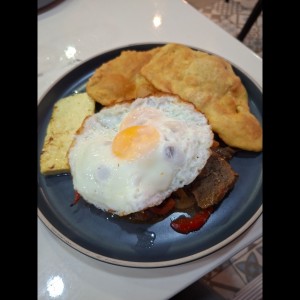 Desayunos criollos - Bistec A Caballo