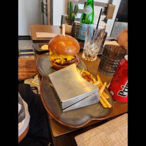Entre Panes - Hamburguesa Americana