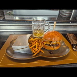 Entre Panes - Hamburguesa Americana