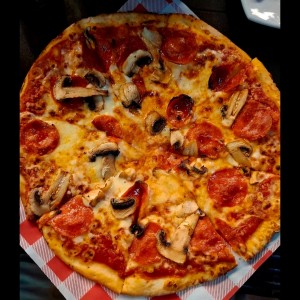 Hongos Frescos con Peperoni/ Jamón