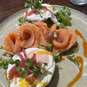 Huevos benedictinos de la casa
