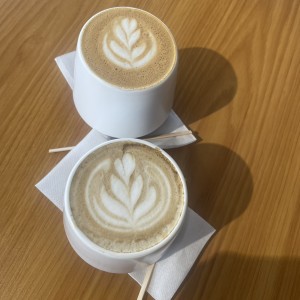 Black sesame latte and capuccino