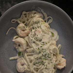 Linguini de camarones en salsa blanca