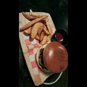 Platos Fuertes - Classic American Burger