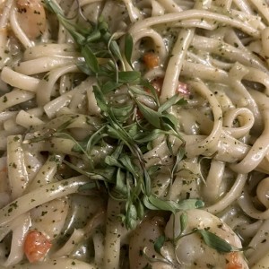 Linguine con camarones