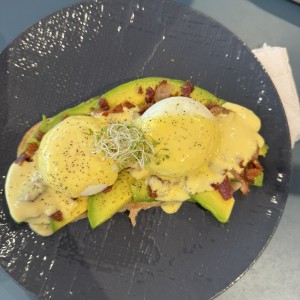 Breakfast - Benedict Avo Toast