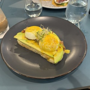Breakfast - Benedict Avo Toast