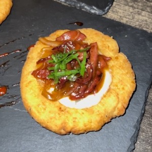 Tortilla de maiz y ropa vieja