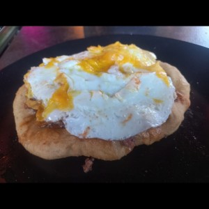 hojaldre y huevos