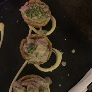 Patacones rellenos de marisco