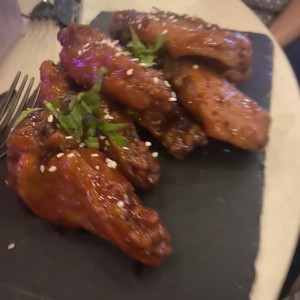 Alitas con jalea de saril