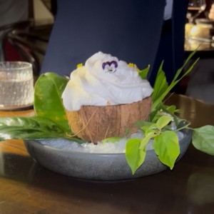 Sorbete de coco con frutos rojos