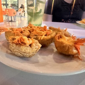 Patacones rellenos de pollo