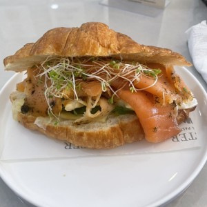 Croissant salmon