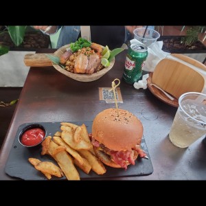 Smash Double Cheese Burger y barrio chino