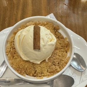 Apple crumble pie