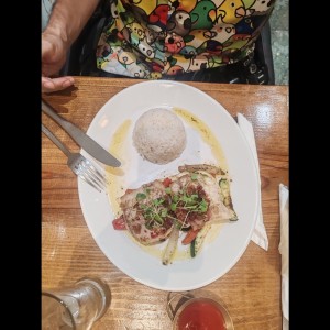 Pescado a la plancha con arroz
