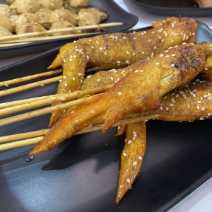 Pinchos de alitas de pollo