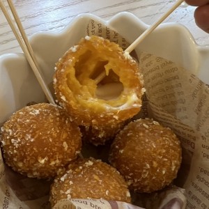 Bola de Camote Relleno de Queso